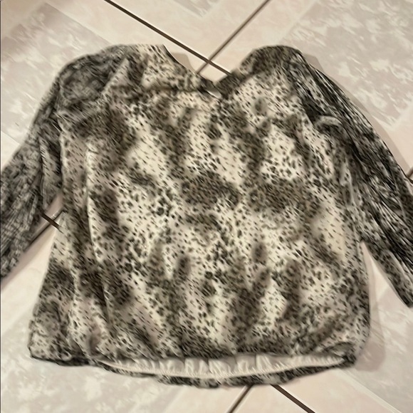 Leopard Print Women's Top - Picture 4 of 4